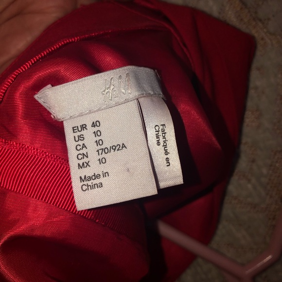 Red Dress 💃🏻 - Picture 4 of 4